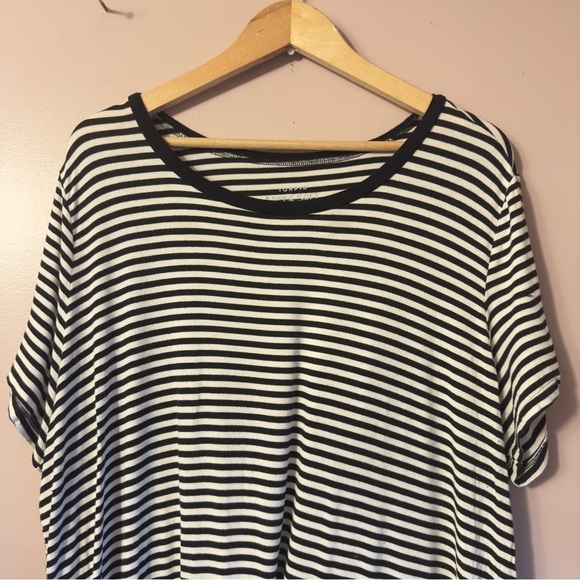Torrid Perfect Super Soft Crew Neck Tee Black and White Women Size 3x - Picture 5 of 11